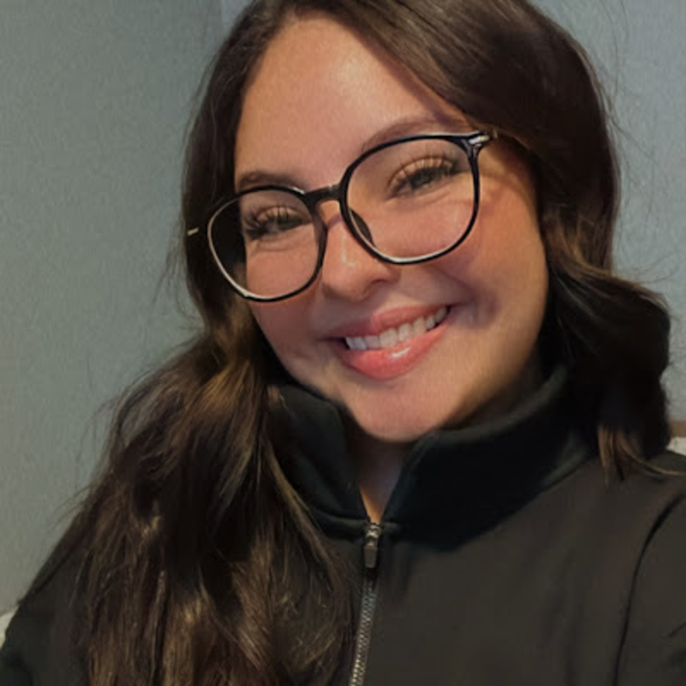 Meet your Posher, Nayeli